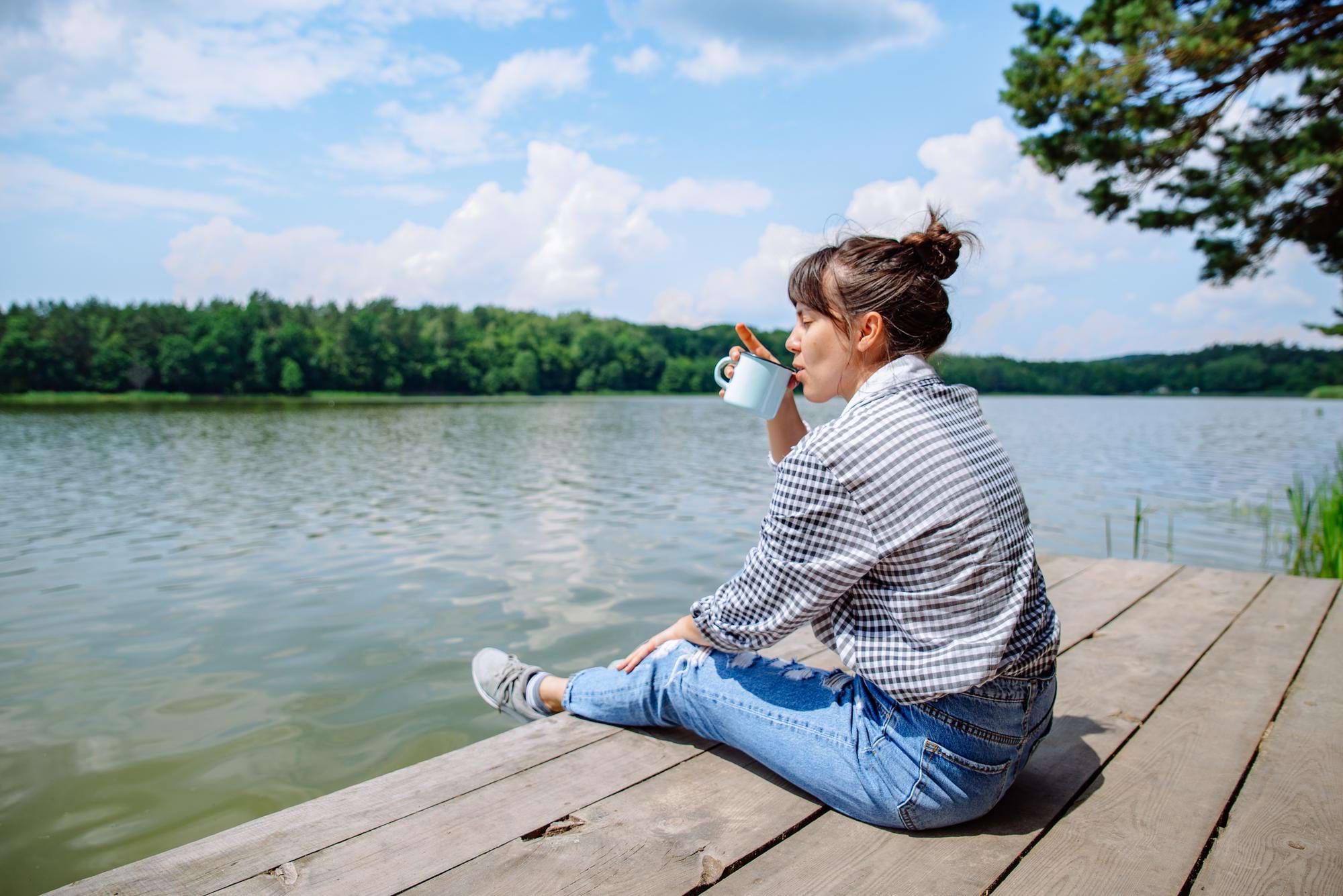 kobieta na pomoście